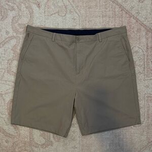 Vineyard Vine OTG Short | Khaki | 42 | NWOT